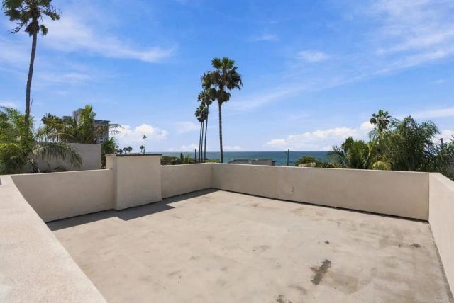 4881 Dixie Dr, San Diego, CA 92109