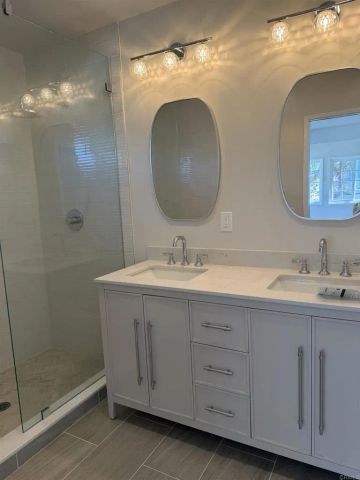 4881 Dixie Dr, San Diego, CA 92109