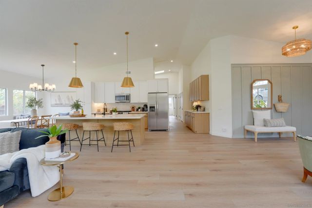 1912 Andrews Ct, Oceanside, CA 92054