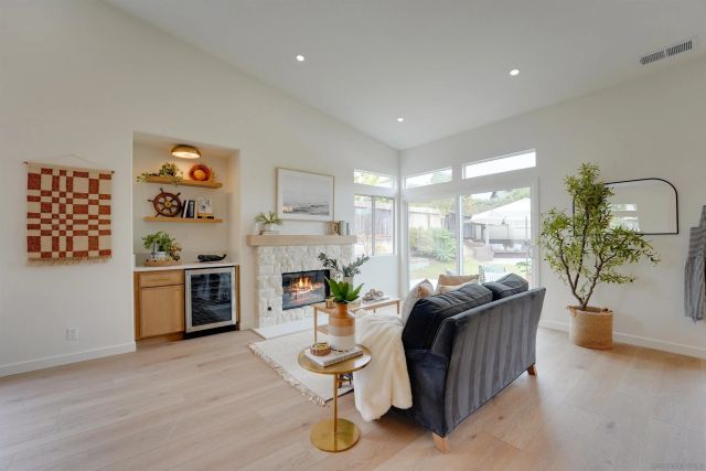 1912 Andrews Ct, Oceanside, CA 92054