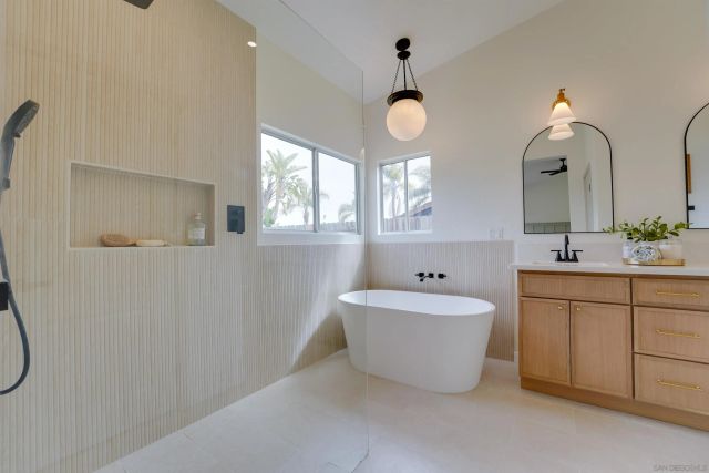 1912 Andrews Ct, Oceanside, CA 92054