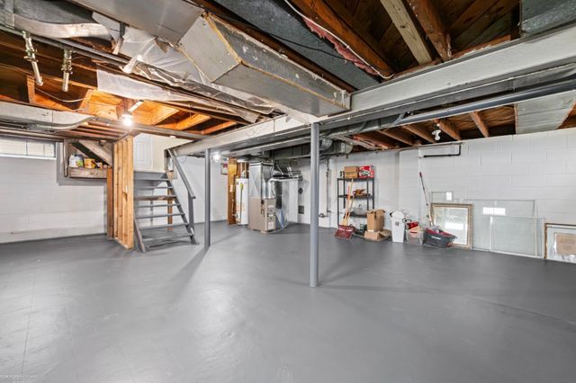 20293 Washtenaw Street, Harper Woods, MI 48225