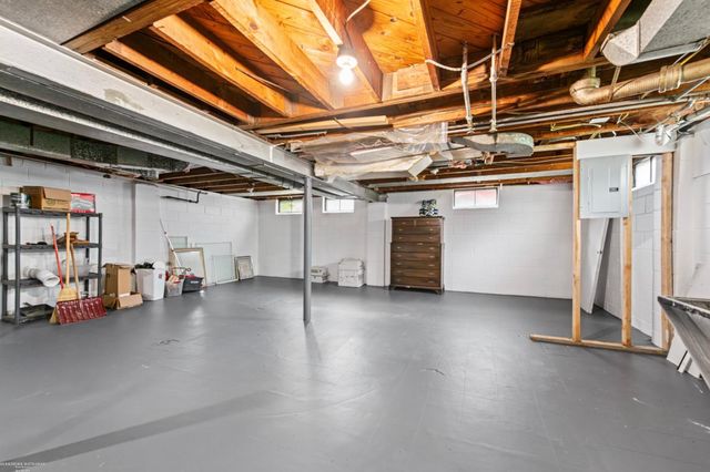 20293 Washtenaw Street, Harper Woods, MI 48225