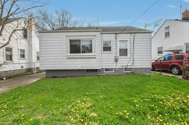 20293 Washtenaw Street, Harper Woods, MI 48225