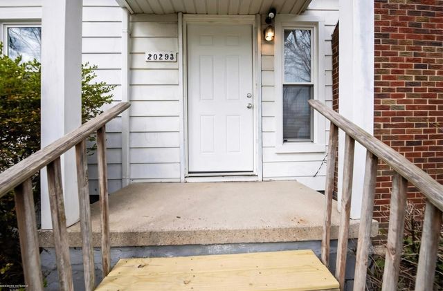 20293 Washtenaw Street, Harper Woods, MI 48225