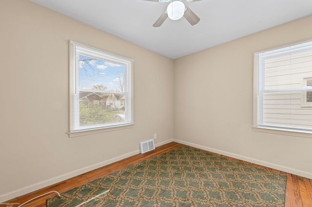 20293 Washtenaw Street, Harper Woods, MI 48225