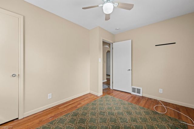 20293 Washtenaw Street, Harper Woods, MI 48225