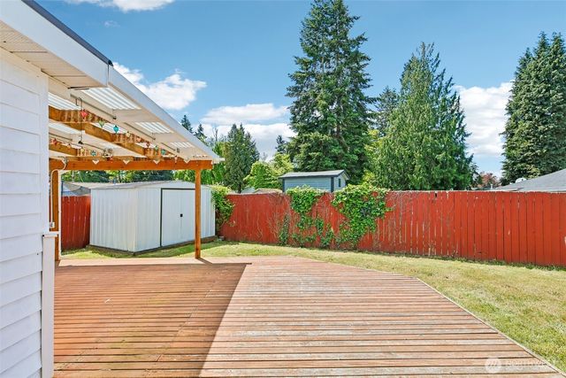 3425 NE 7th Place, Renton, WA 98056
