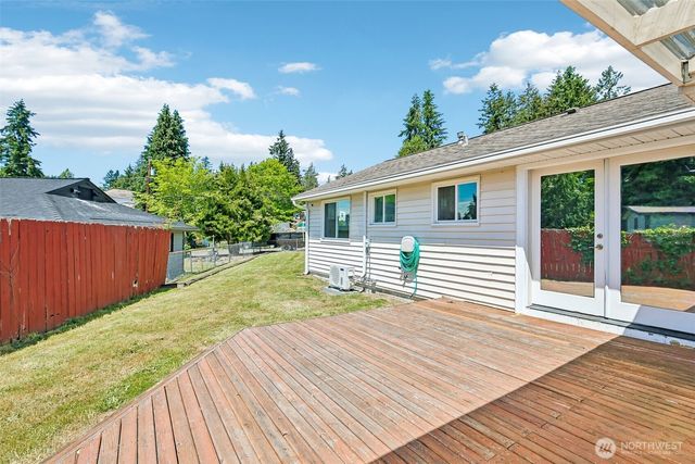 3425 NE 7th Place, Renton, WA 98056