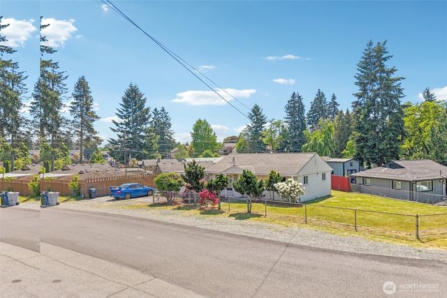 3425 NE 7th Place, Renton, WA 98056