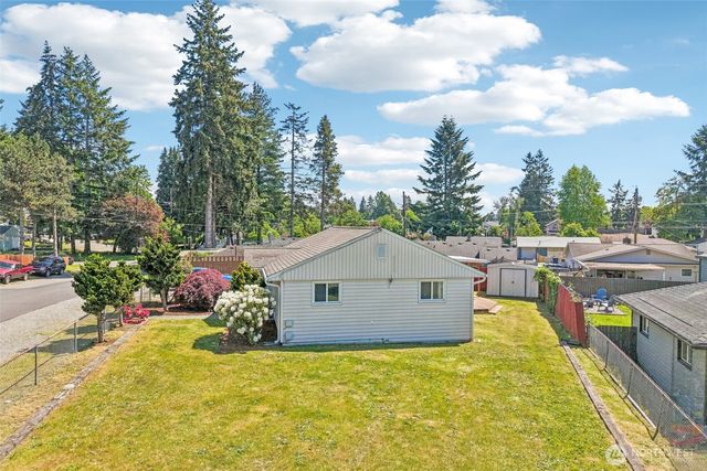 3425 NE 7th Place, Renton, WA 98056