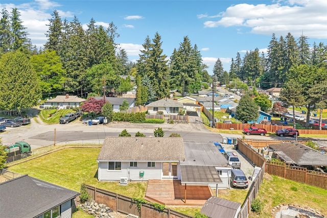 3425 NE 7th Place, Renton, WA 98056