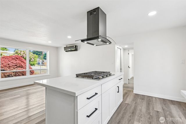 3425 NE 7th Place, Renton, WA 98056
