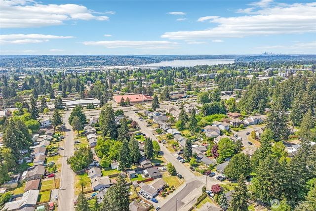 3425 NE 7th Place, Renton, WA 98056
