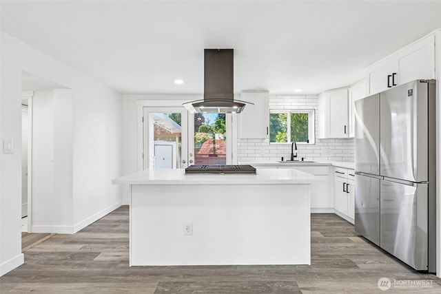 3425 NE 7th Place, Renton, WA 98056