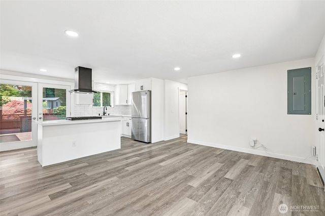 3425 NE 7th Place, Renton, WA 98056
