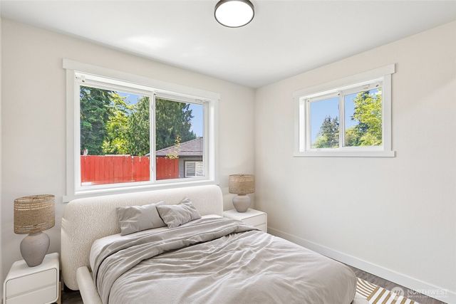 3425 NE 7th Place, Renton, WA 98056