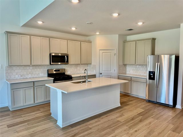 197 Coopers Hawk CRST, Cedar Creek, TX 78612