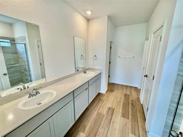 197 Coopers Hawk CRST, Cedar Creek, TX 78612