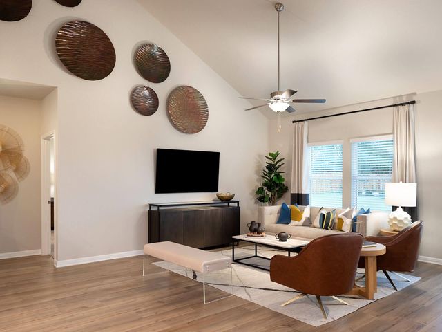 197 Coopers Hawk CRST, Cedar Creek, TX 78612