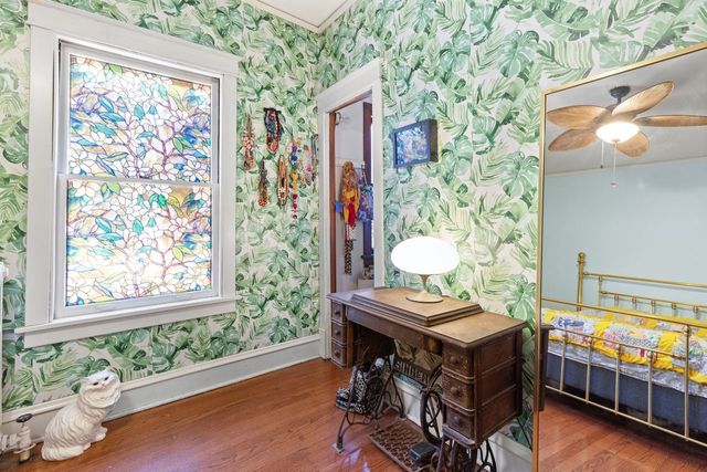 10715 S Avenue G, Chicago, IL 60617