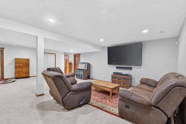 830 Ramsey Avenue, Carver, MN 55315