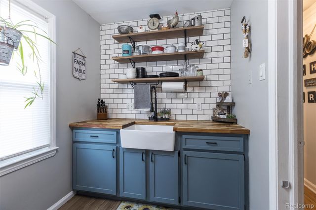 2050 17th Street, Wyandotte, MI 48192