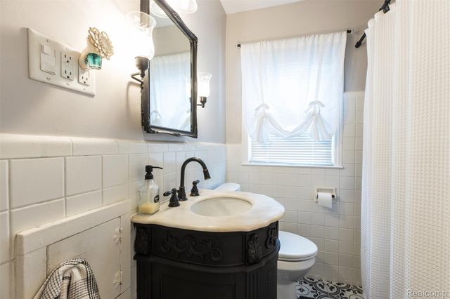 2050 17th Street, Wyandotte, MI 48192