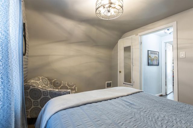 2050 17th Street, Wyandotte, MI 48192