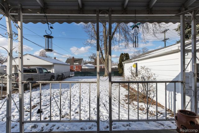 2050 17th Street, Wyandotte, MI 48192