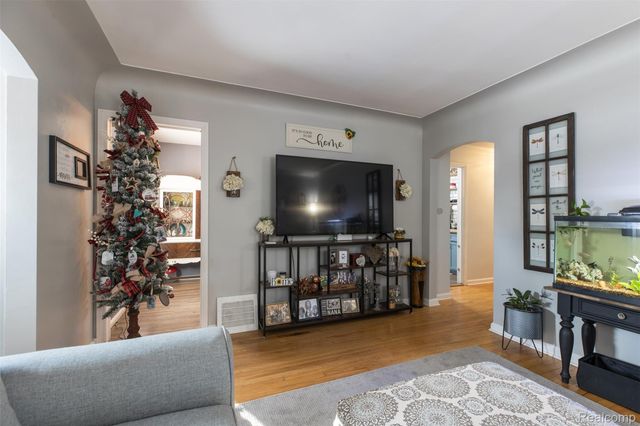 2050 17th Street, Wyandotte, MI 48192