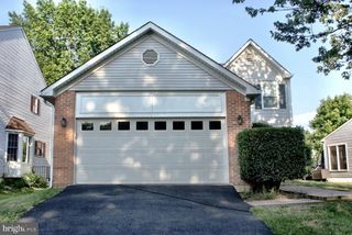 7815 MORNING GLEN LN, Alexandria, VA 22315