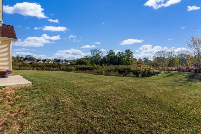 22 Country Club Court, Grand Island, NY 14072