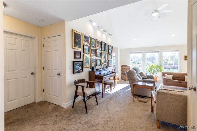 22 Country Club Court, Grand Island, NY 14072