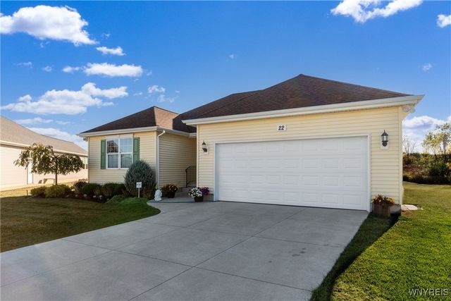 22 Country Club Court, Grand Island, NY 14072