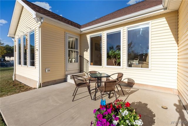 22 Country Club Court, Grand Island, NY 14072