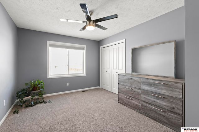 9431 Oxford Avenue, Waverly, NE 68462