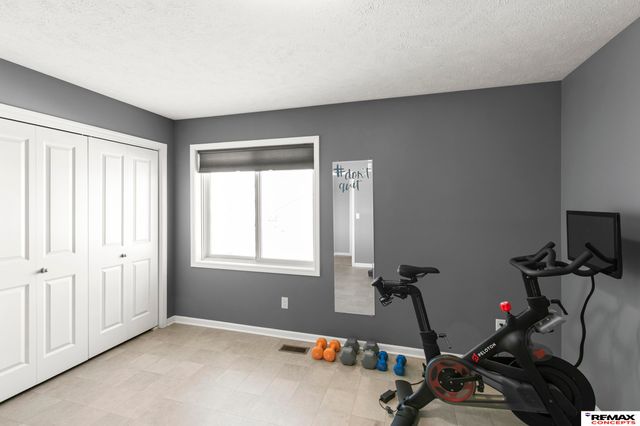 9431 Oxford Avenue, Waverly, NE 68462