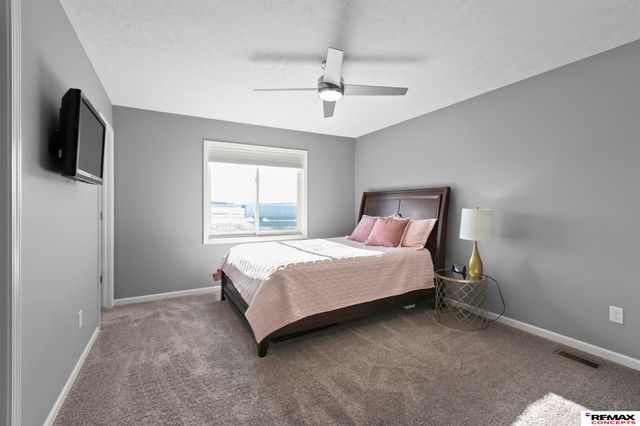 9431 Oxford Avenue, Waverly, NE 68462