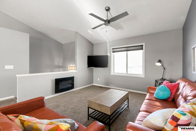 9431 Oxford Avenue, Waverly, NE 68462