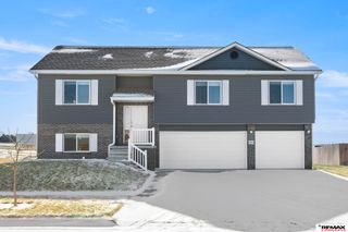 9431 Oxford Avenue, Waverly, NE 68462