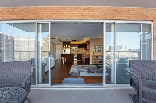 310 W 49th Street 201, Kansas City, MO 64112