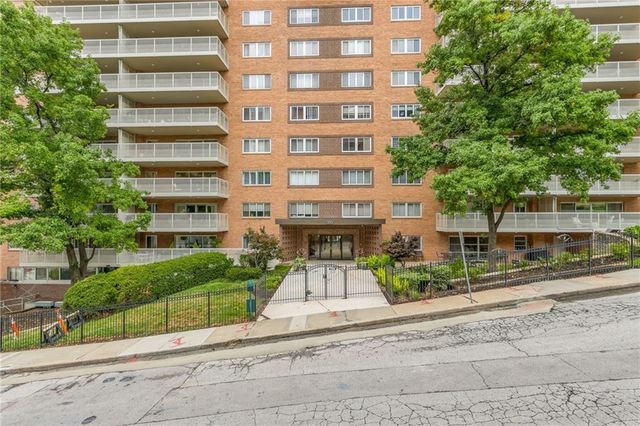 310 W 49th Street 201, Kansas City, MO 64112