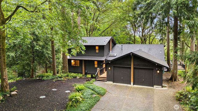 7351 216th Avenue NE, Redmond, WA 98053