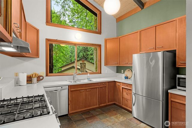 7351 216th Avenue NE, Redmond, WA 98053