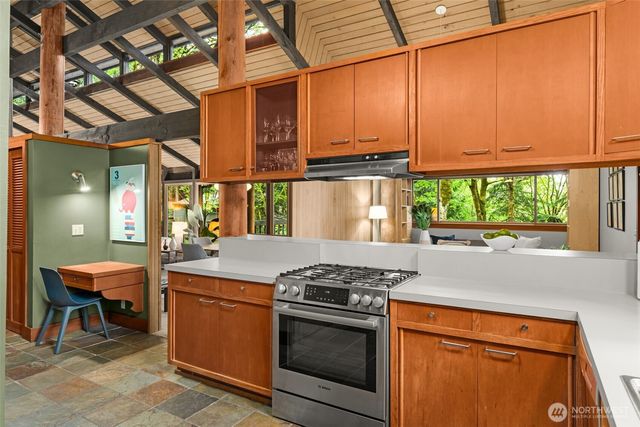 7351 216th Avenue NE, Redmond, WA 98053