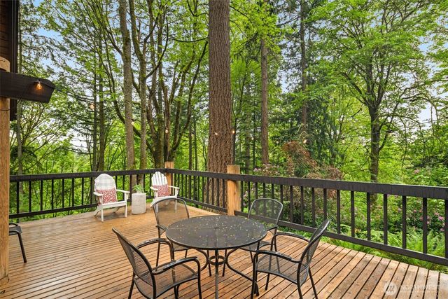 7351 216th Avenue NE, Redmond, WA 98053