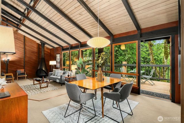 7351 216th Avenue NE, Redmond, WA 98053