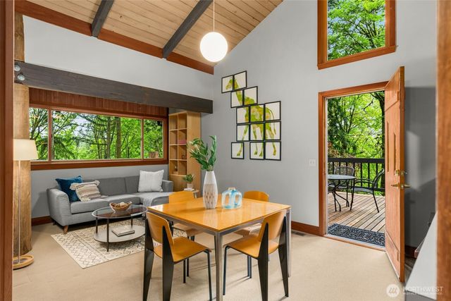 7351 216th Avenue NE, Redmond, WA 98053