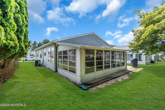 15 Encinitas Drive, Toms River, NJ 08757